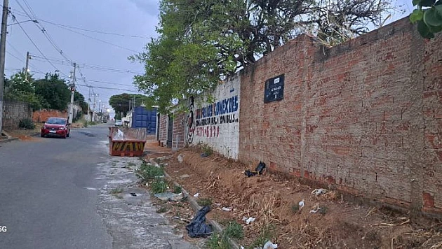 LOTE COM 1.100 m² A VENDA Lote